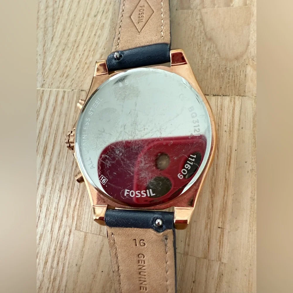 Fossil ladies rose gold tone navy blue leather dress watch NEW BATTERY